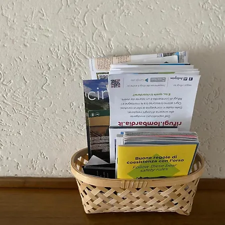 Con Vista Sul Gruppo Dell'adamello Malonno